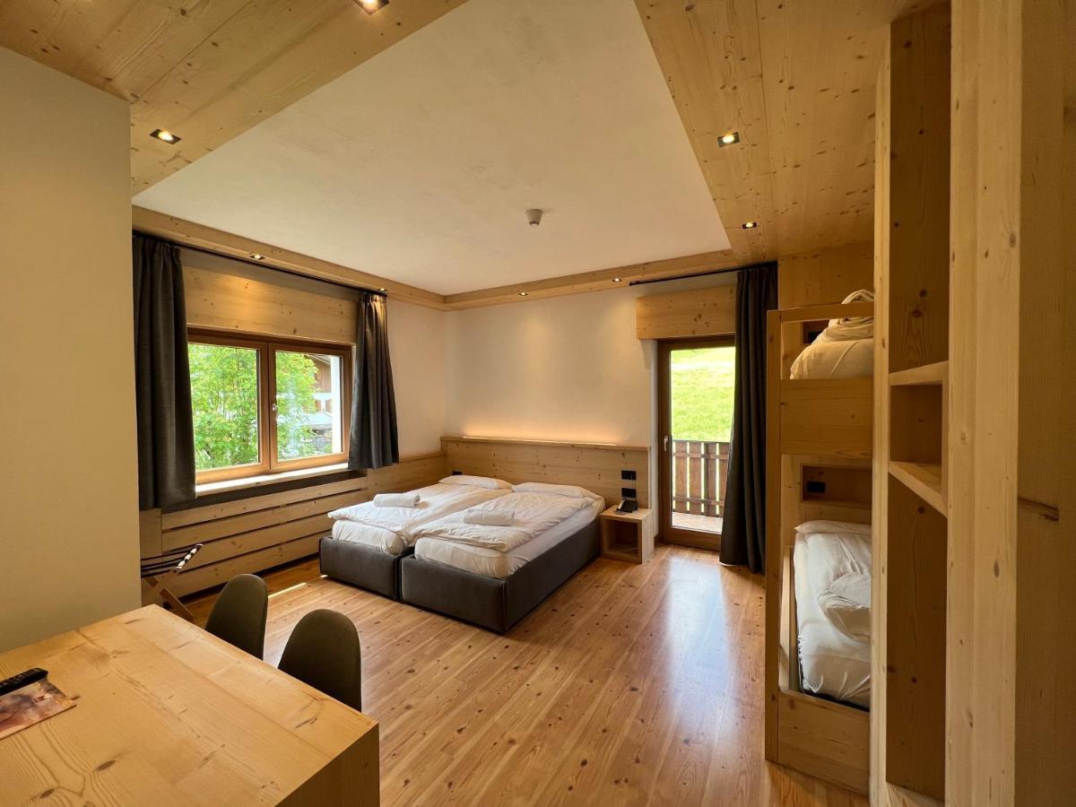 Hotel D'La Varda Di Topran D'Agata Paolo &C Sas ปาโดลา ภายนอก รูปภาพ