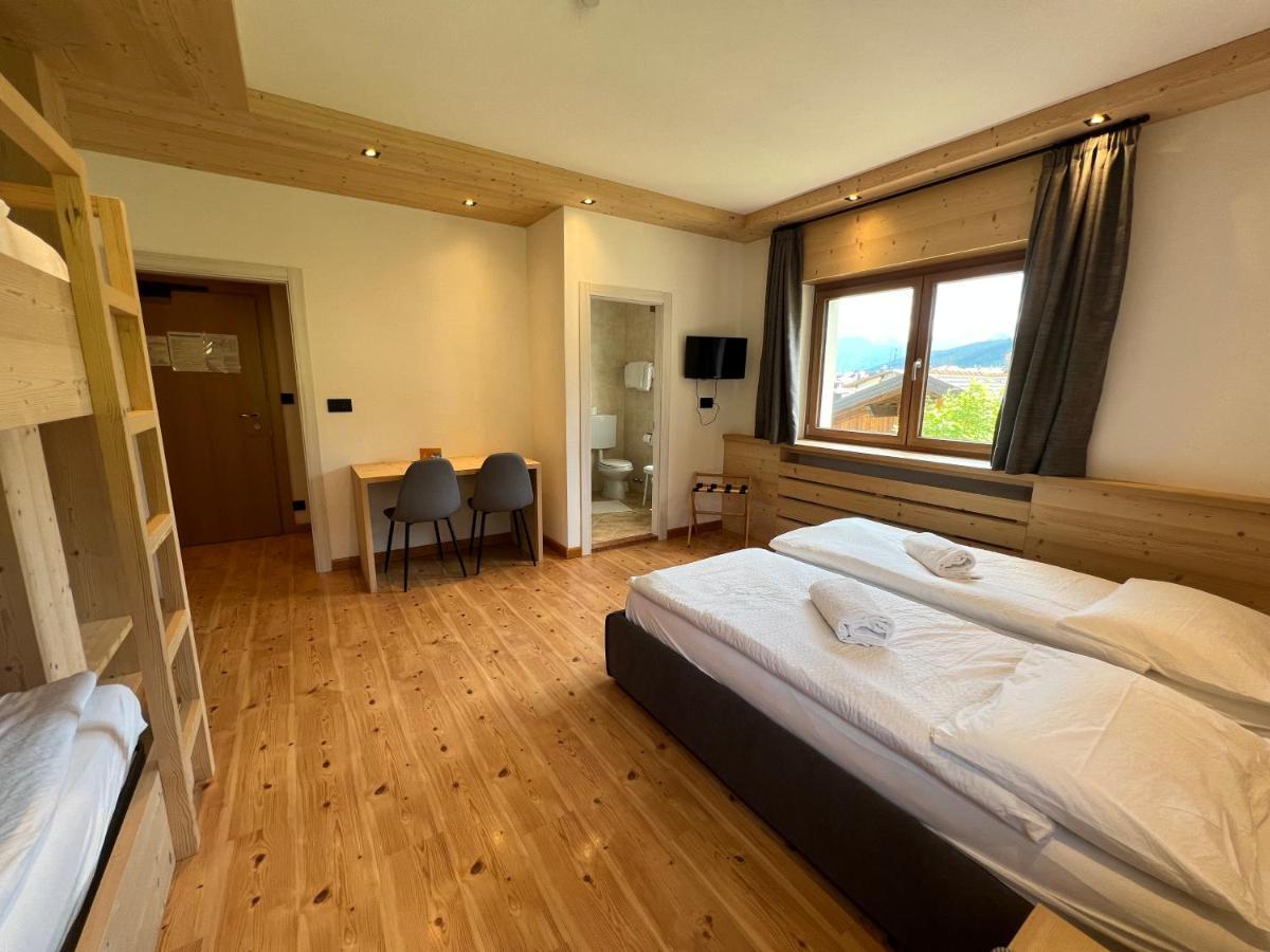 Hotel D'La Varda Di Topran D'Agata Paolo &C Sas ปาโดลา ภายนอก รูปภาพ