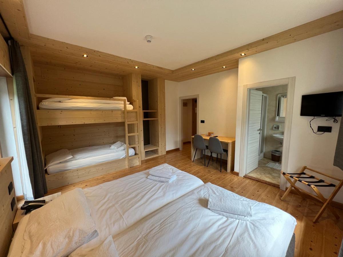 Hotel D'La Varda Di Topran D'Agata Paolo &C Sas ปาโดลา ภายนอก รูปภาพ