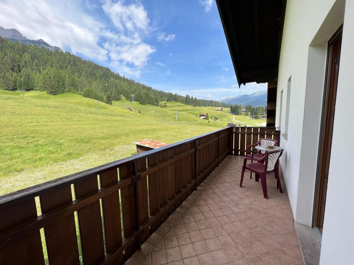 Hotel D'La Varda Di Topran D'Agata Paolo &C Sas ปาโดลา ภายนอก รูปภาพ