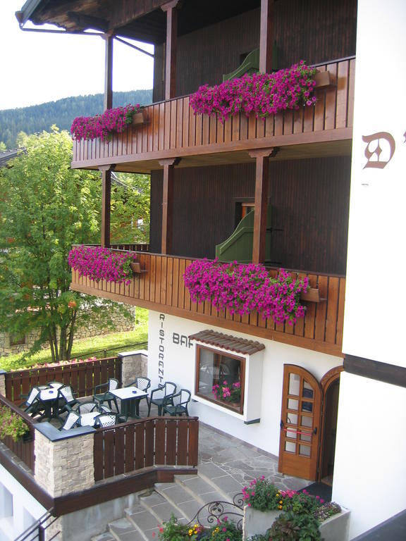 Hotel D'La Varda Di Topran D'Agata Paolo &C Sas ปาโดลา ภายนอก รูปภาพ