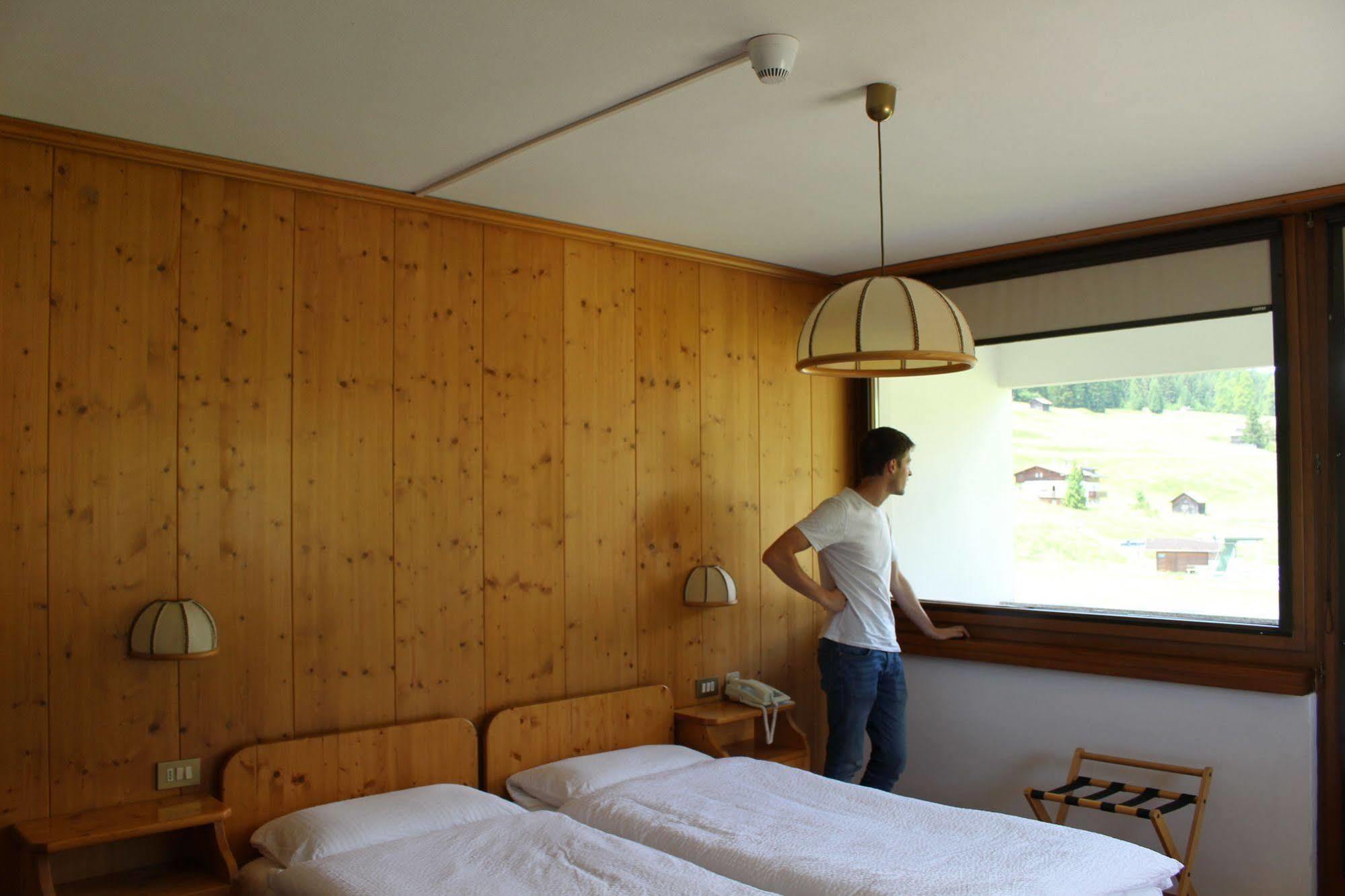Hotel D'La Varda Di Topran D'Agata Paolo &C Sas ปาโดลา ภายนอก รูปภาพ