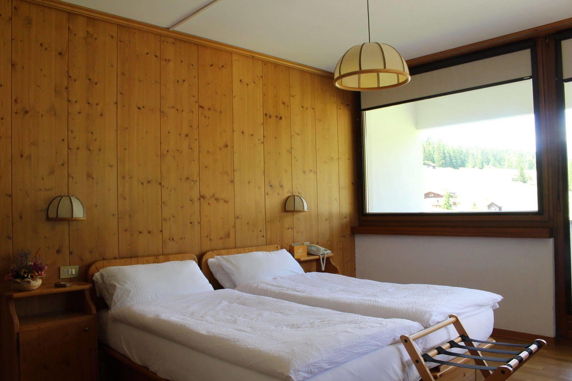 Hotel D'La Varda Di Topran D'Agata Paolo &C Sas ปาโดลา ภายนอก รูปภาพ