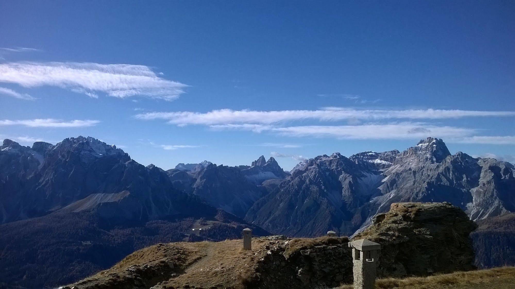 Hotel D'La Varda Di Topran D'Agata Paolo &C Sas ปาโดลา ภายนอก รูปภาพ