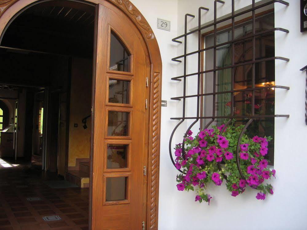 Hotel D'La Varda Di Topran D'Agata Paolo &C Sas ปาโดลา ภายนอก รูปภาพ